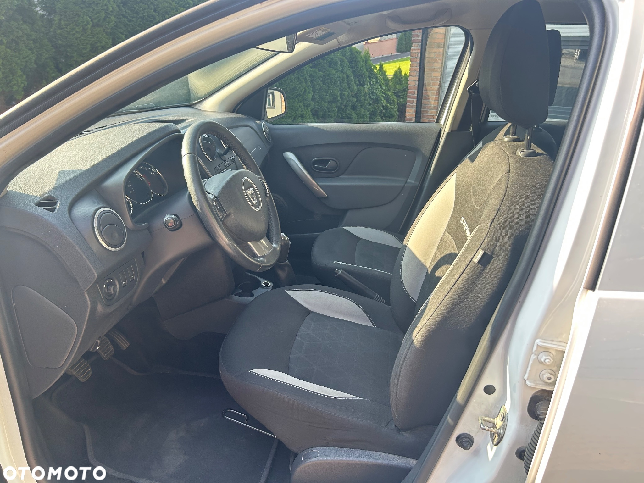 Dacia Sandero 1.5 dCi Laureate S&S EU6 - 29
