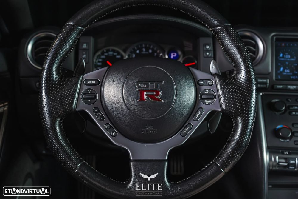 Nissan GT-R Premium Edition - 20