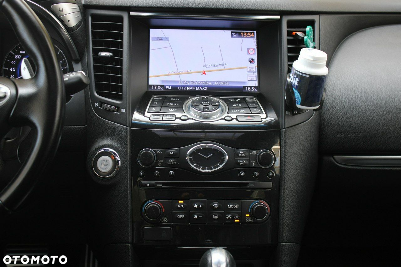 Infiniti QX70 - 10