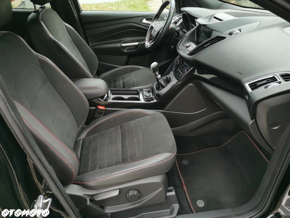 Ford Kuga 2.0 TDCi AWD ST-Line - 19