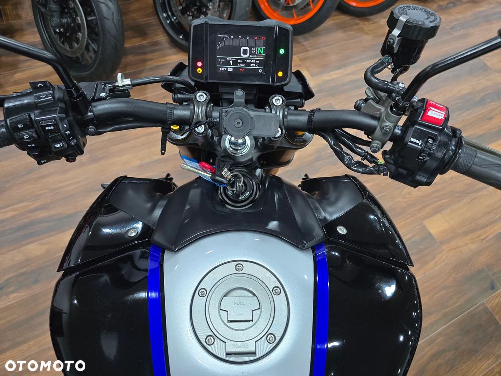 Yamaha MT - 4
