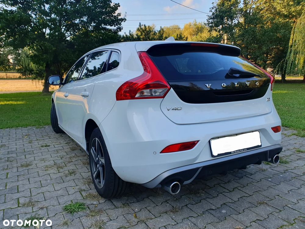 Volvo V40 - 24