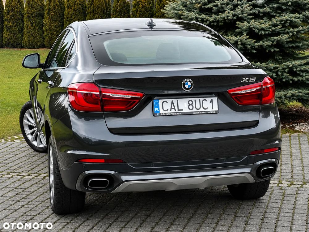 BMW X6 xDrive50i - 9