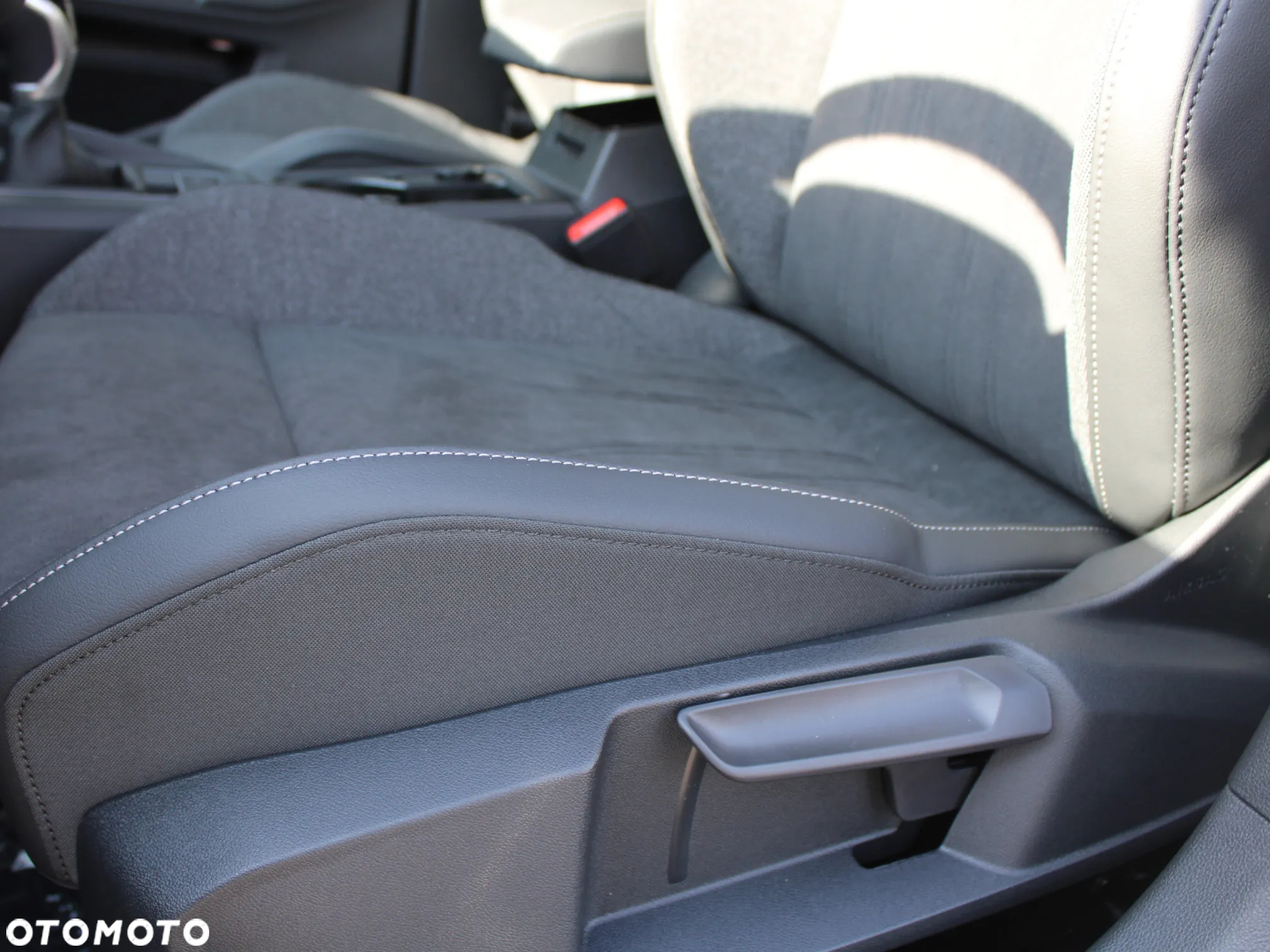 Volkswagen Golf VIII 1.5 TSI Special Edition - 16