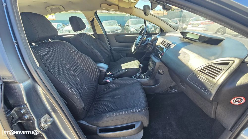 Citroën C4 ver-1-6-hdi-sx - 27