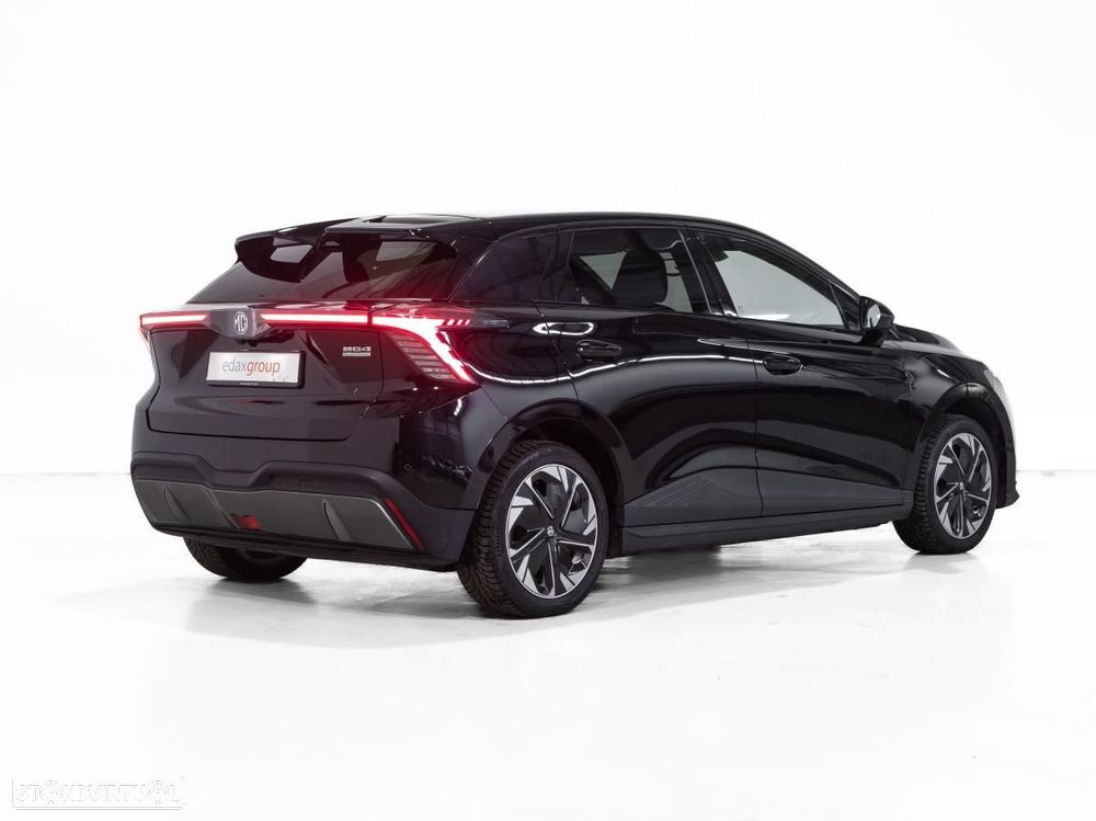 MG MG4 64 kWh Luxury - 3