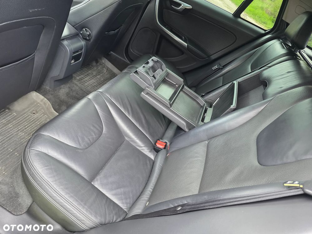 Volvo V60 D4 Geartronic Momentum - 14
