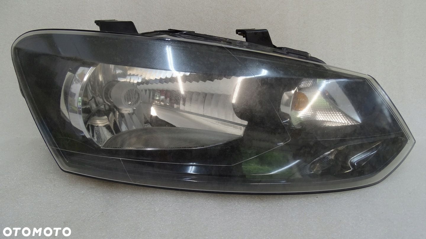 VW POLO 6R1 - lampa przednia prawa - 1
