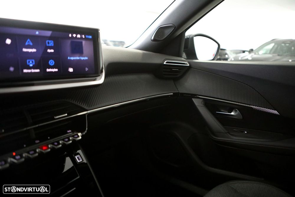 Peugeot 2008 1.2 Hybrid Allure e-DCS6 - 28