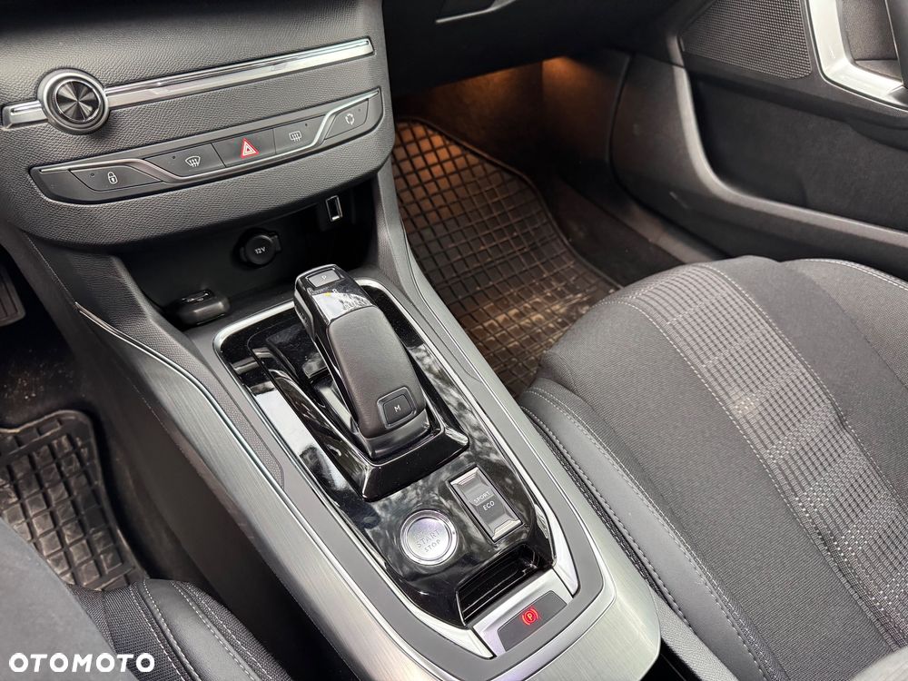 Peugeot 308 1.5 BlueHDi Allure S&S EAT8 - 29