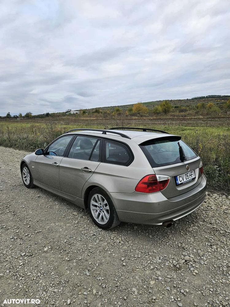 BMW Seria 3 318d DPF Touring - 4