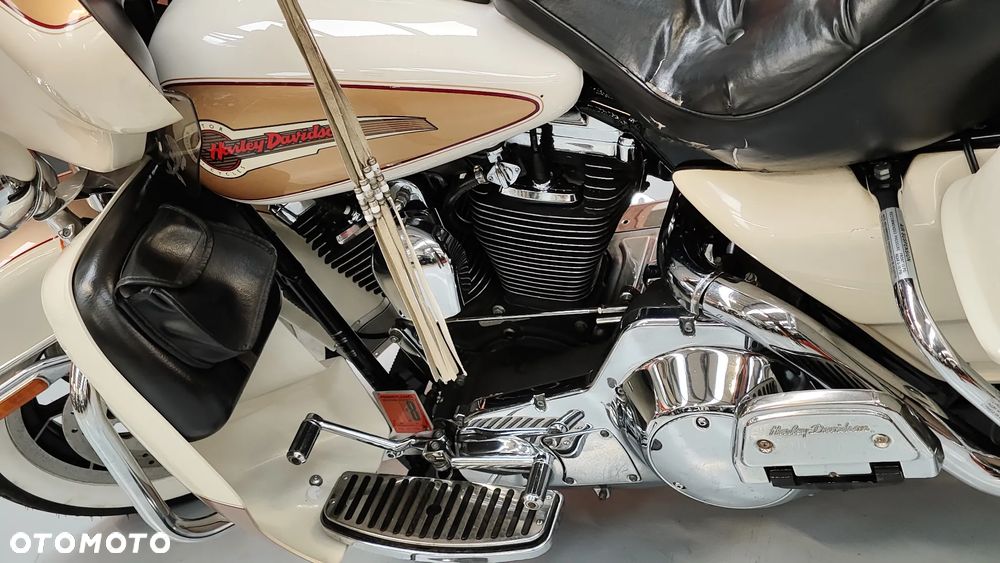 Harley-Davidson FLH Electra Glide - 29