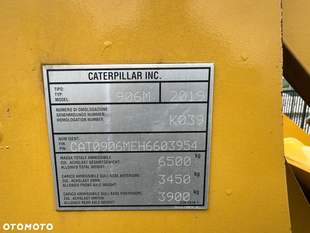 Caterpillar 906M - 11