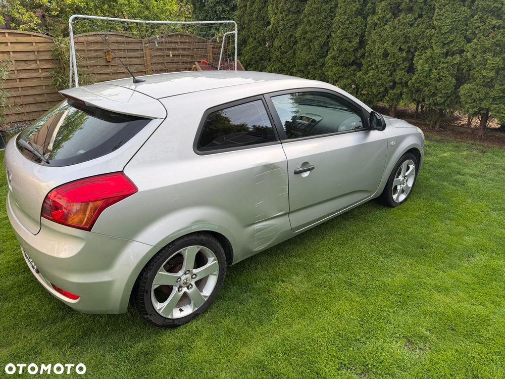 Kia Ceed 1.4 L - 5