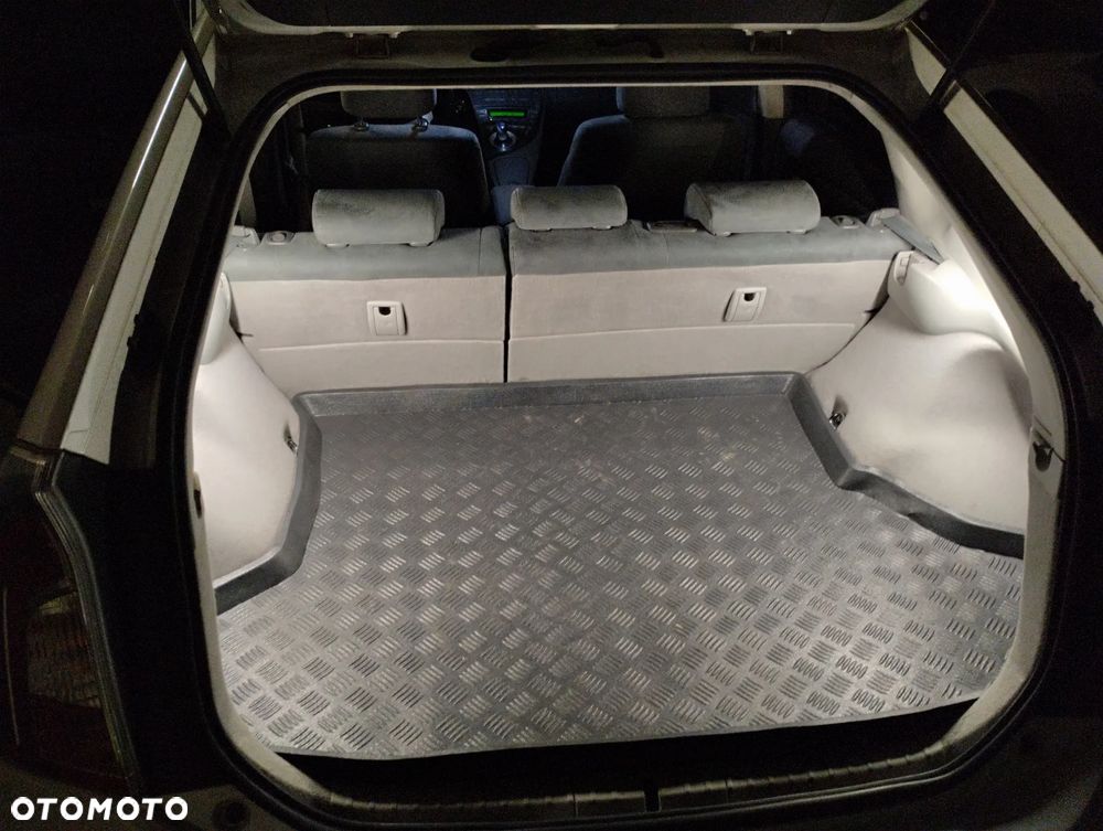Toyota Prius (Hybrid) - 11