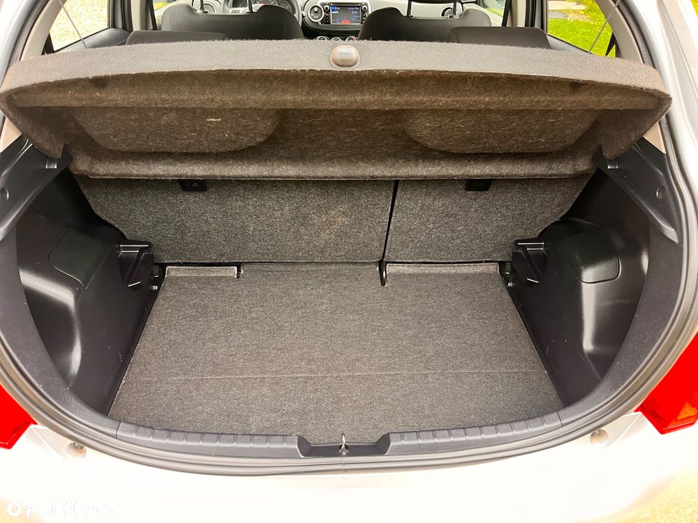 Toyota Yaris - 16