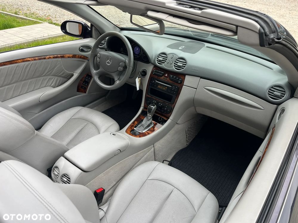 Mercedes-Benz CLK - 13
