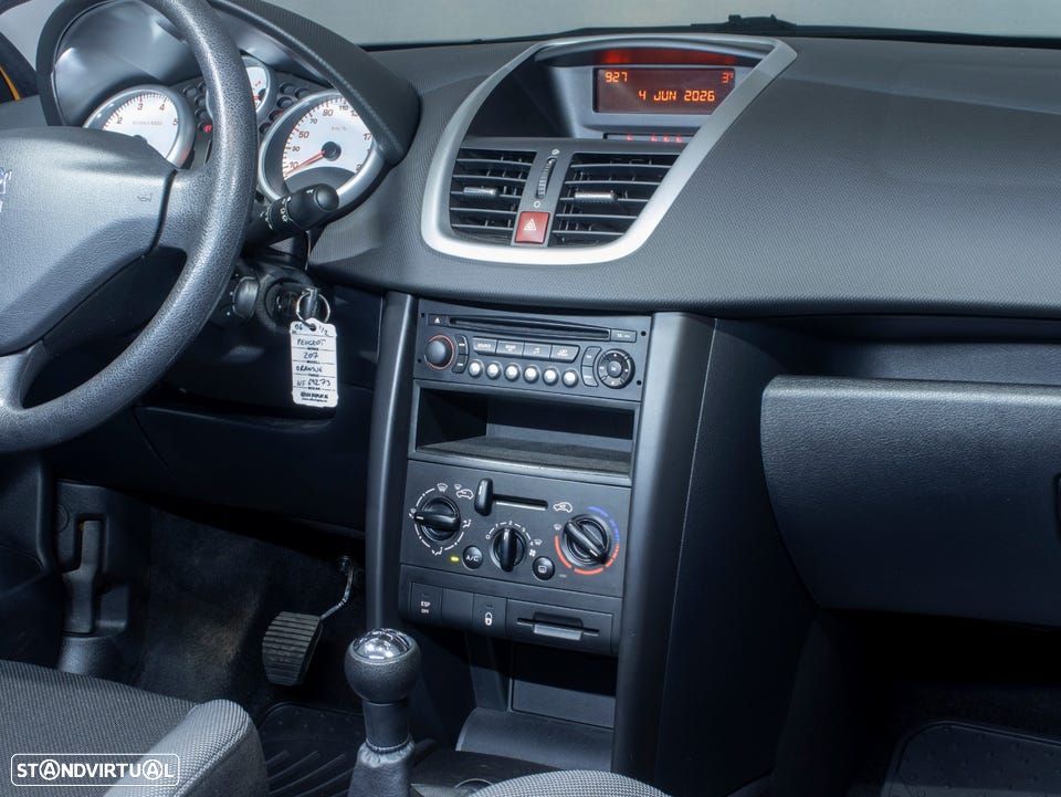 Peugeot 207 - 12