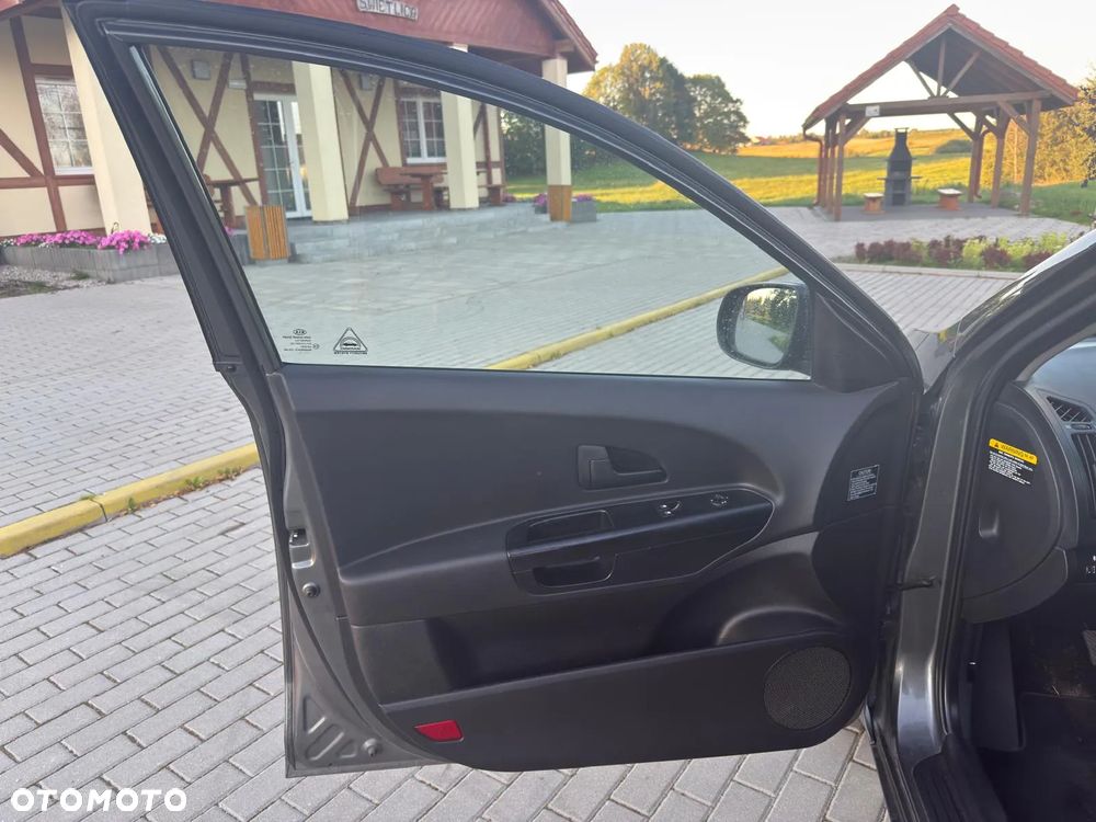 Kia Ceed 1.6 CRDi 90 ISG Vision - 12