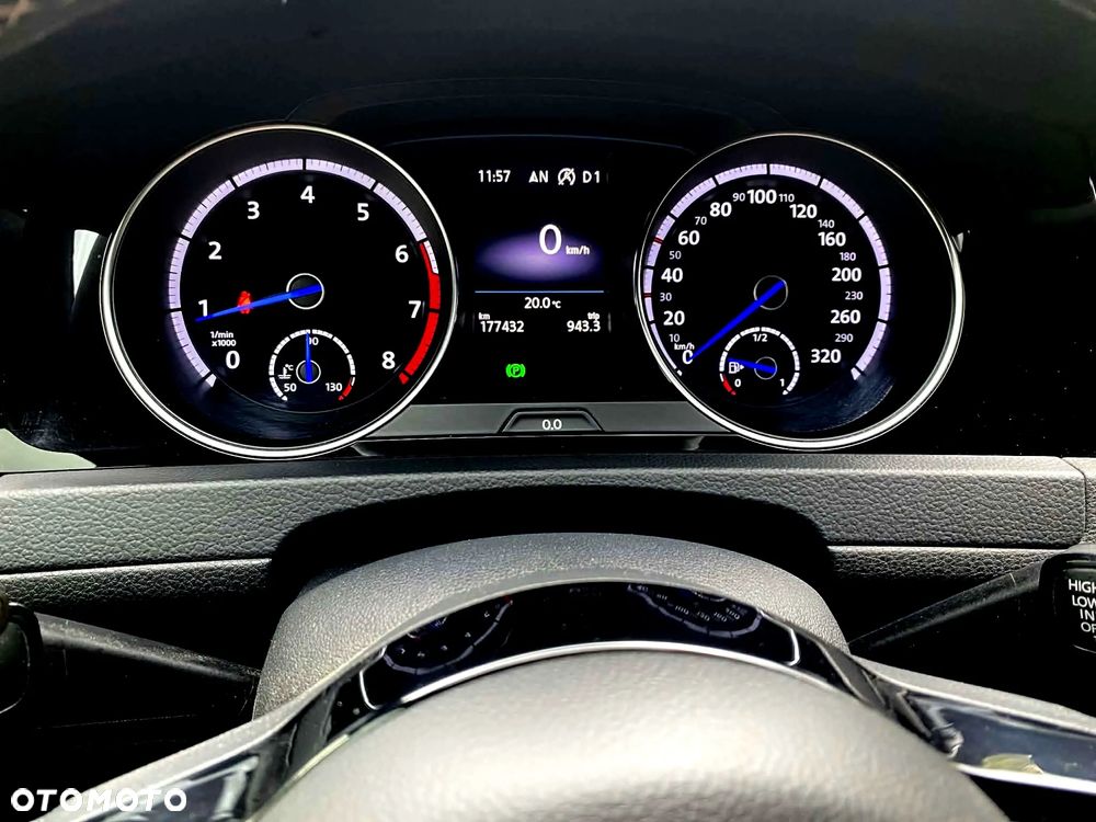 Volkswagen Golf - 6