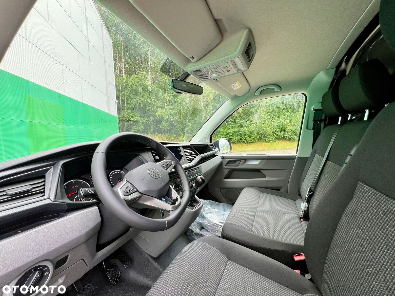 Volkswagen Transporter Transporter 6.1 Furgon silnik: 2,0 l TDI SCR 110 kW / skrzynia biegów: 6-biegowa manualna rozstaw osi: 3400 mm - 15