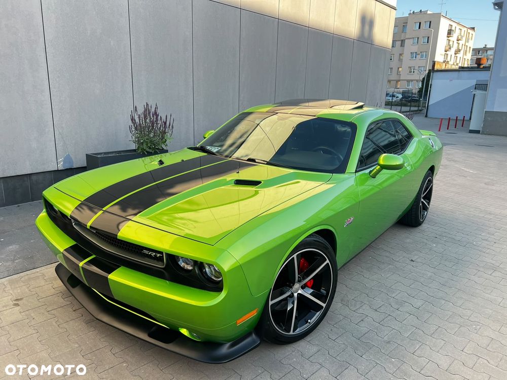 Dodge Challenger - 2