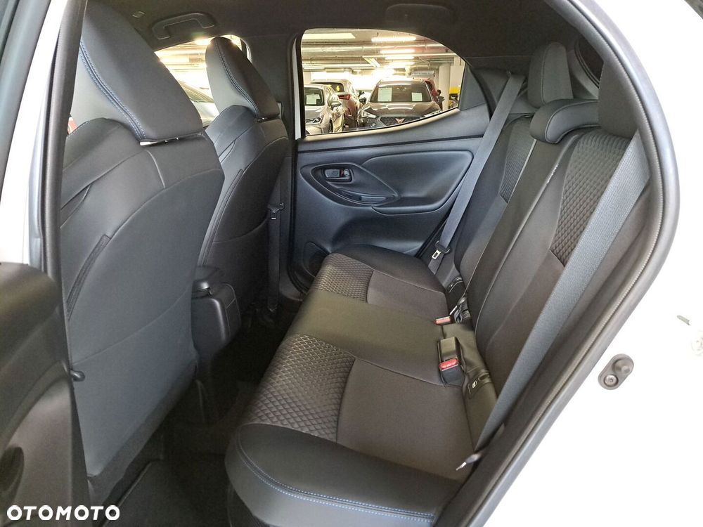 Toyota Yaris Hybrid 1.5 Premiere Edition - 13