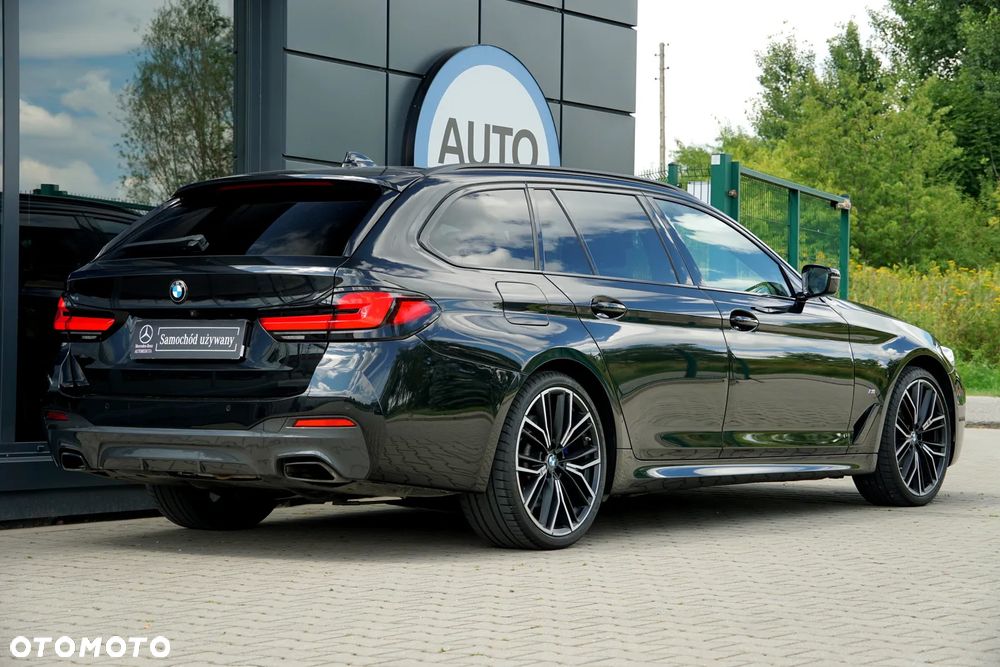 BMW Seria 5 540d xDrive Touring M Sport Edition - 7