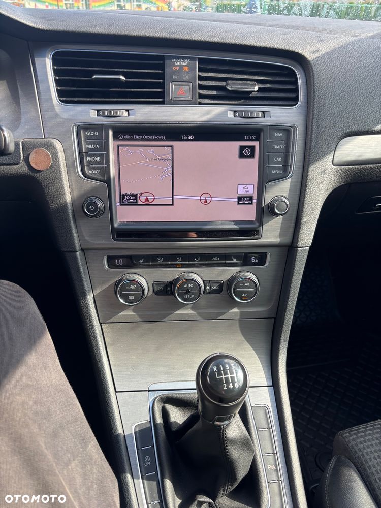 Volkswagen Golf - 11