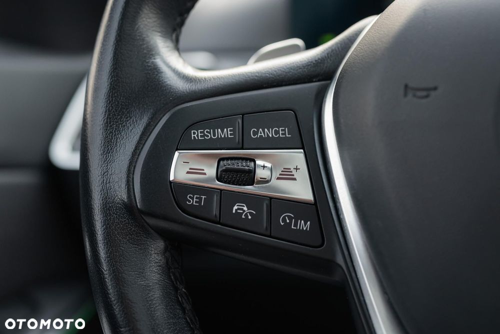 BMW Seria 3 320d xDrive - 26