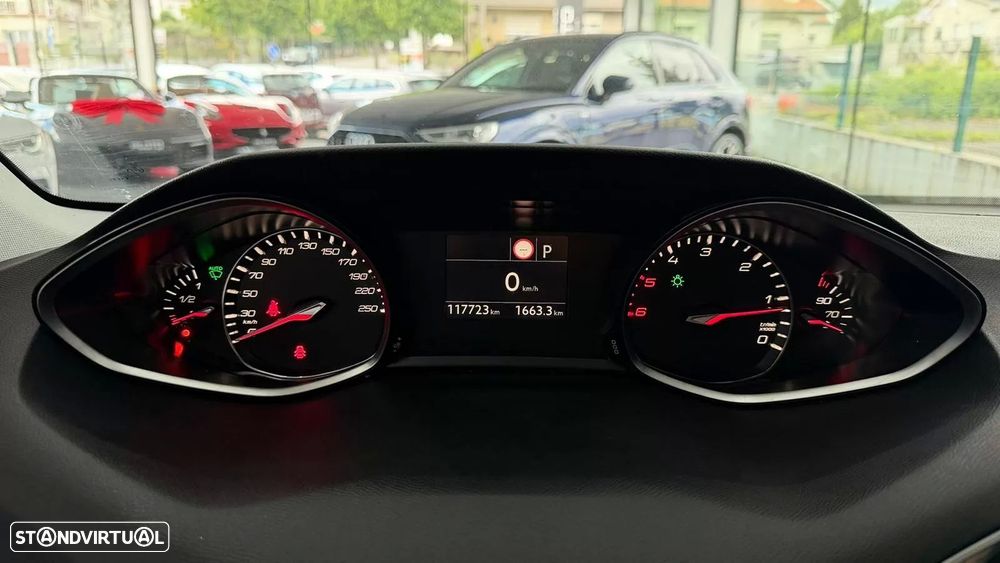 Peugeot 308 1.5 BlueHDi Style EAT8 - 24