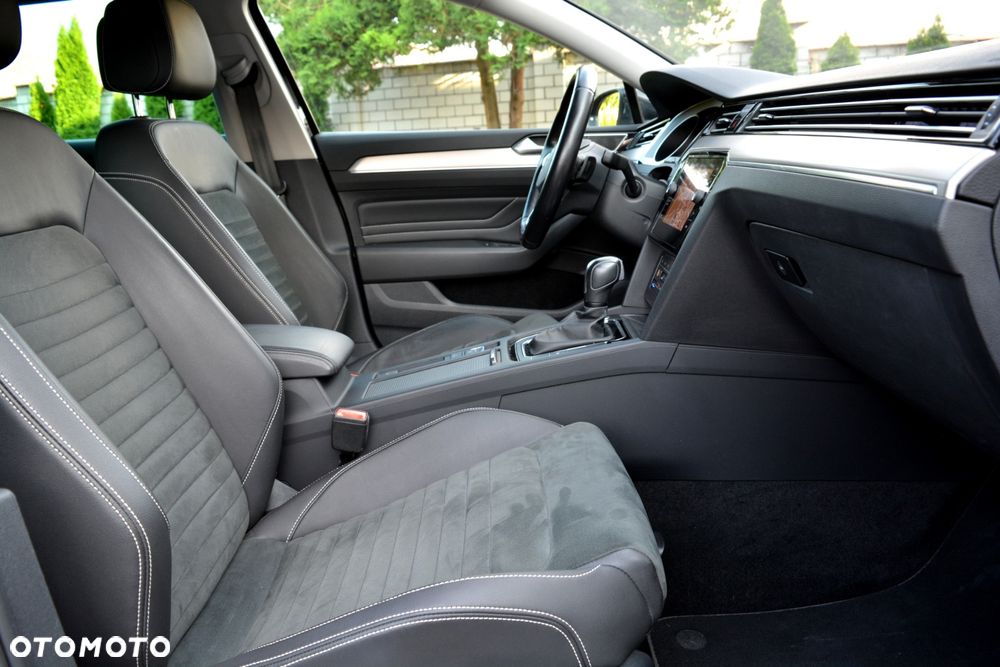 Volkswagen Passat 2.0 TDI SCR DSG Elegance - 13