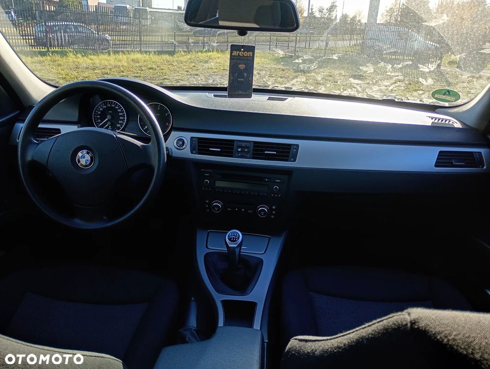 BMW Seria 3 320d - 16