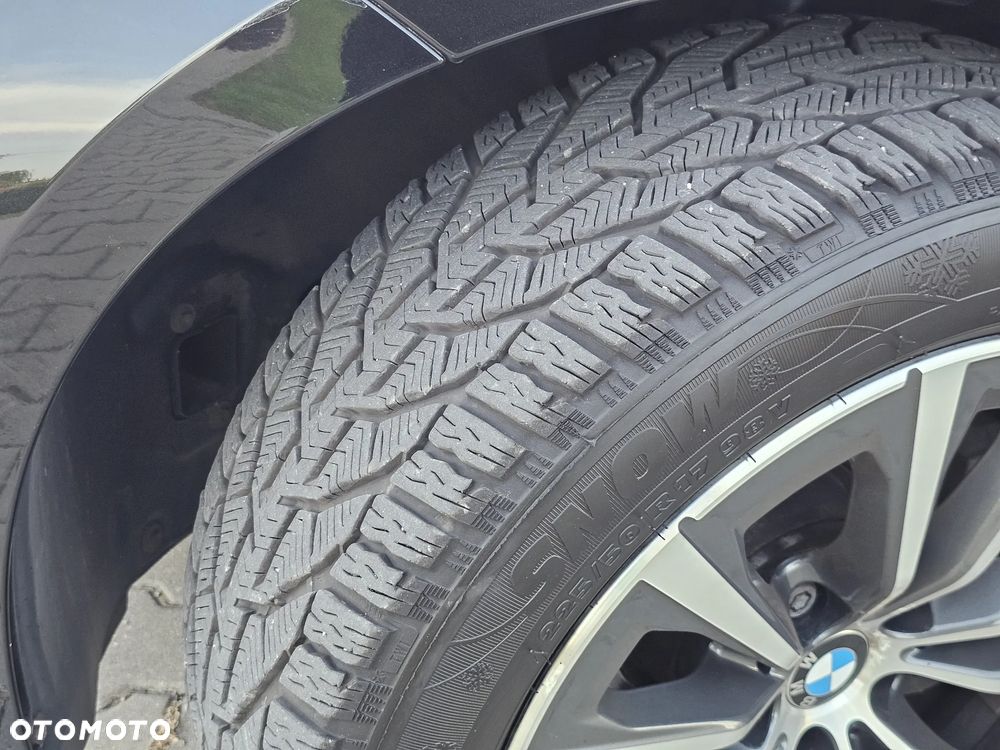 BMW Seria 3 318d Sport Line - 32