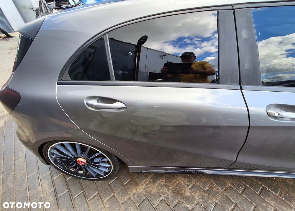MERCEDES A-KLASA W176 PRAWE PRZEDNIE DRZWI BŁOTNIK DRZWI W KOLOR 787 NIE MALOWANE CENA ZA KOMPLET BARDZO ŁADNE - 6