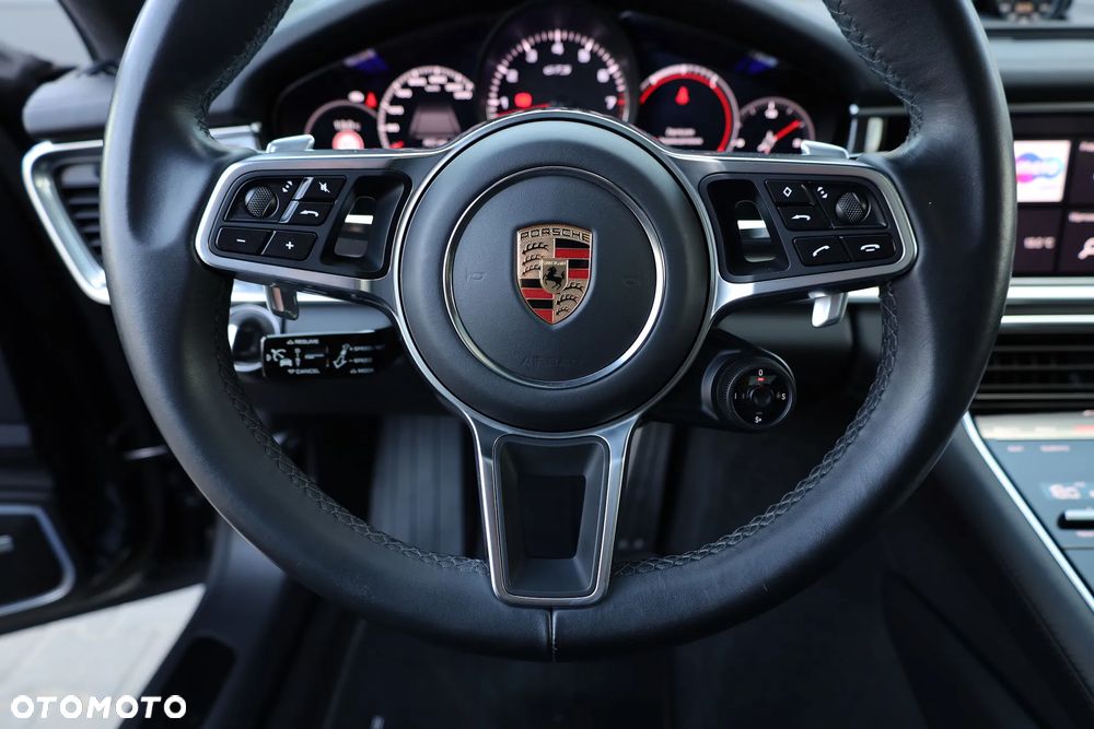 Porsche Panamera GTS - 8