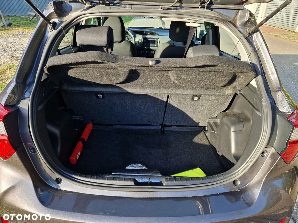 Toyota Yaris 1.5 Premium - 11