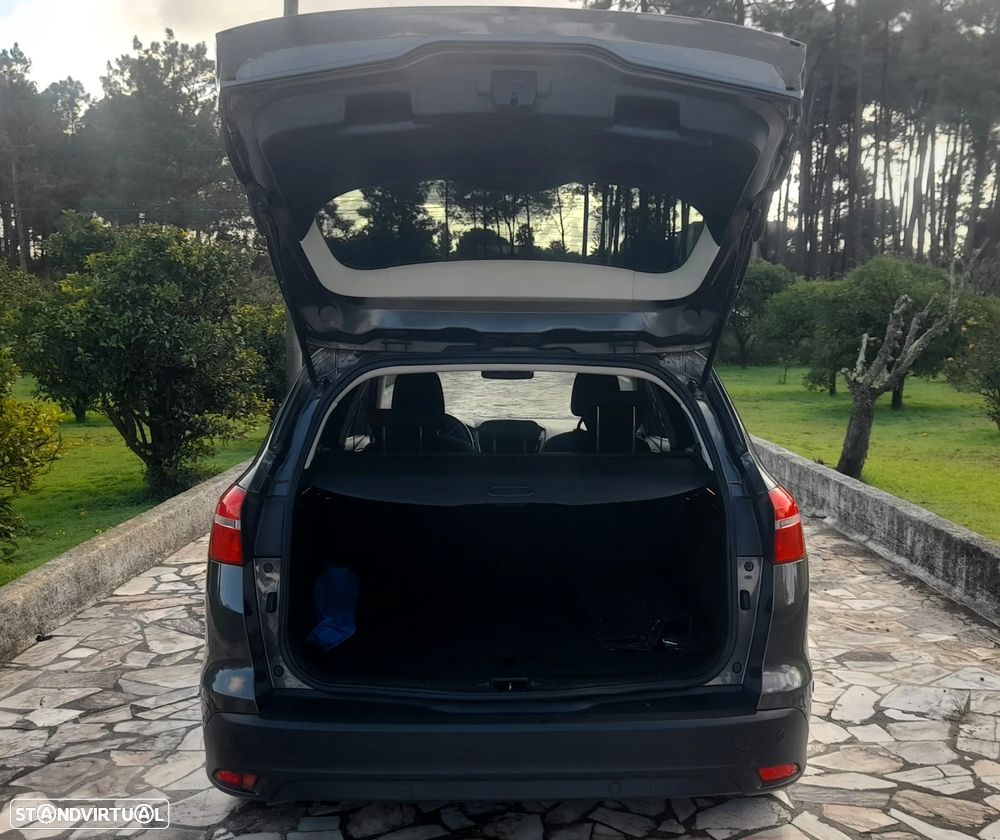 Ford Focus SW 1.0 SCTi Titanium - 36