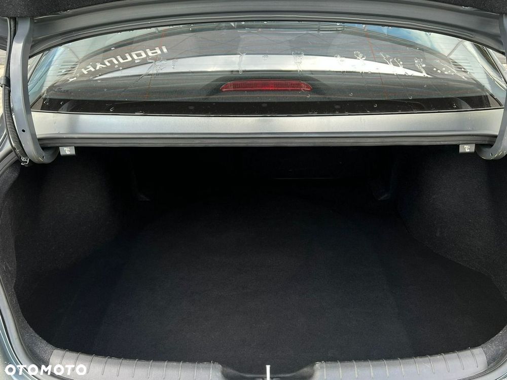 Hyundai Elantra - 14