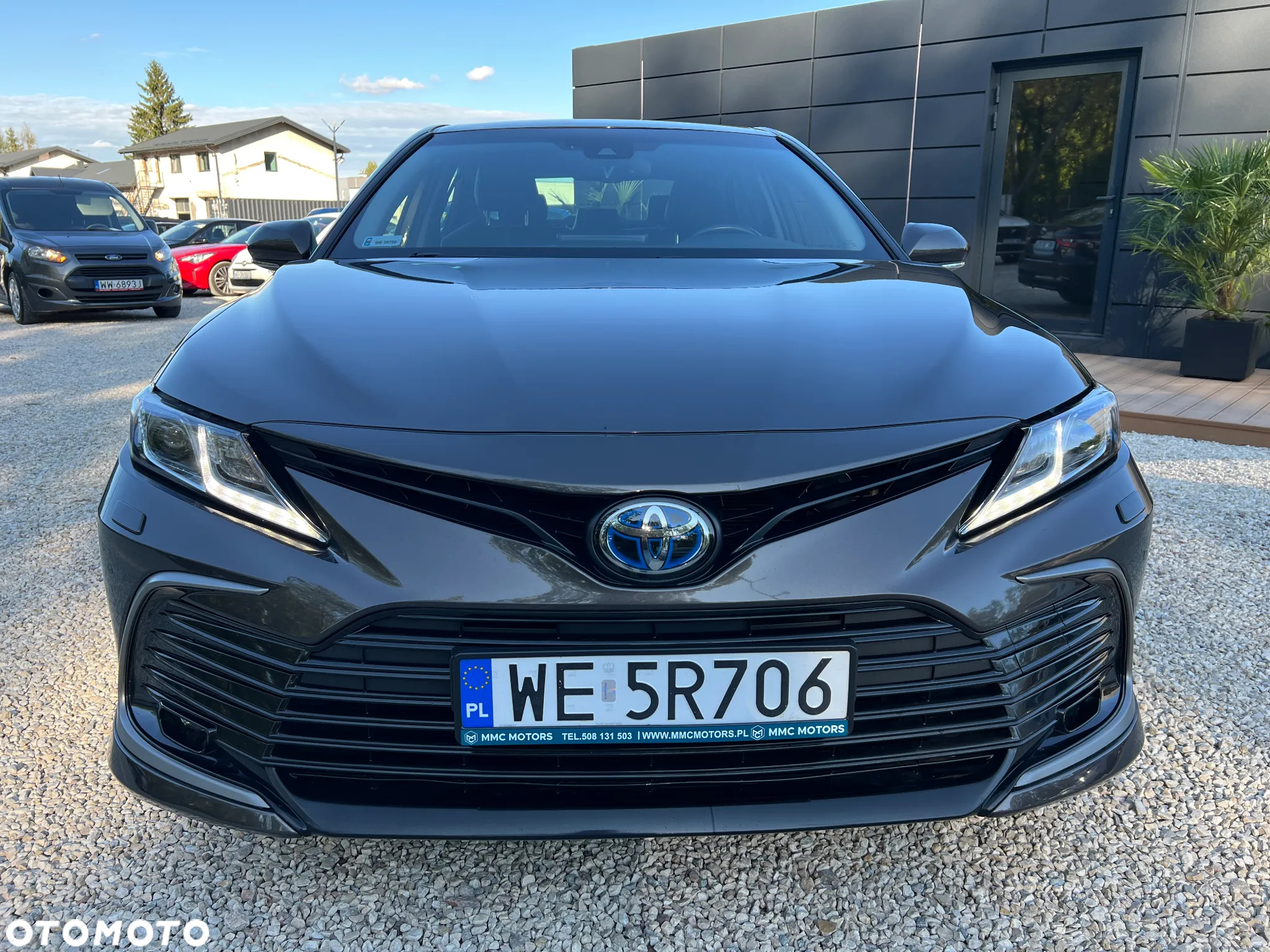 Toyota Camry - 4