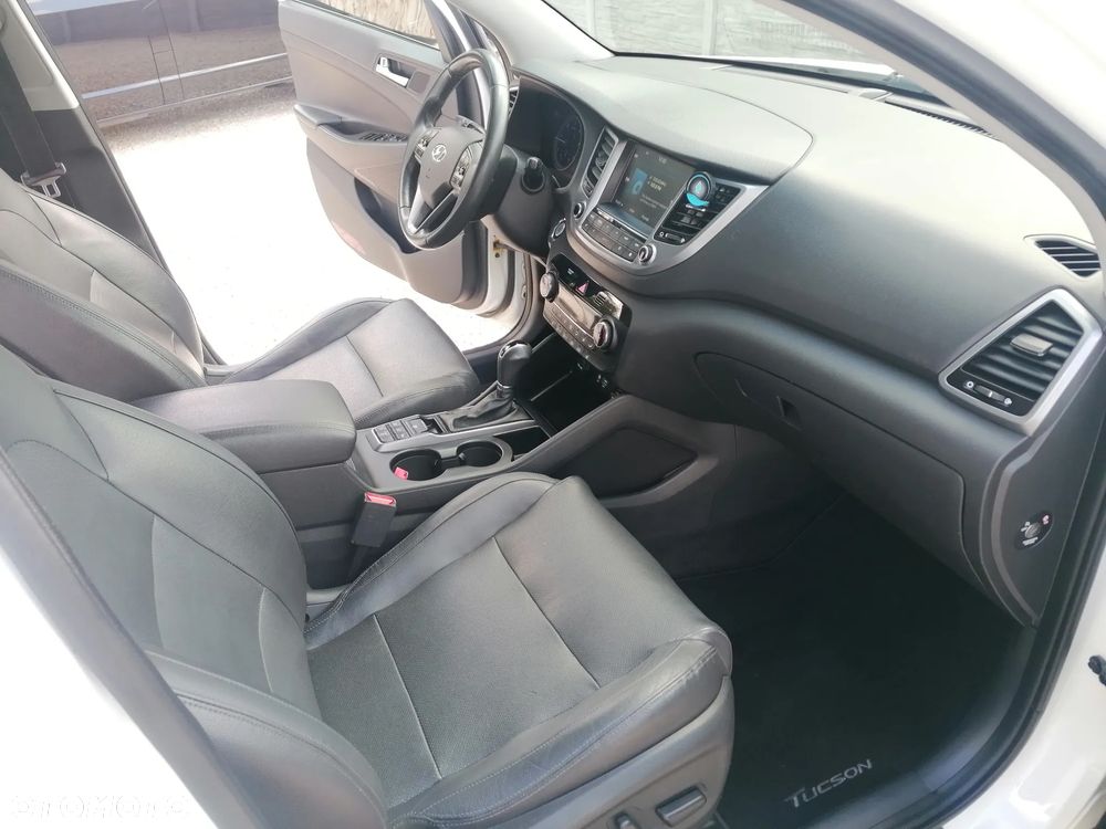 Hyundai Tucson 2.0 CRDi 4WD Automatik Style - 10