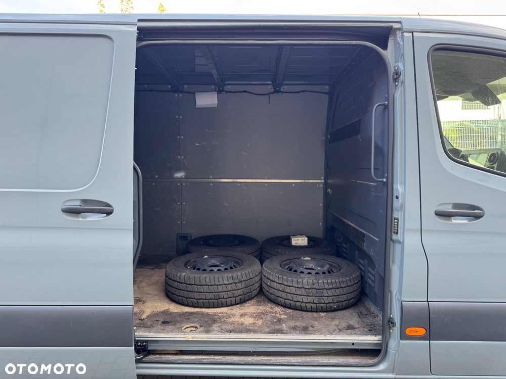 Mercedes-Benz Sprinter - 21
