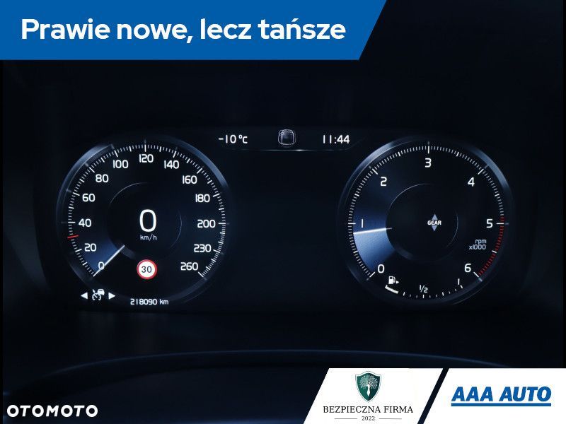 Volvo V90 Cross Country - 13