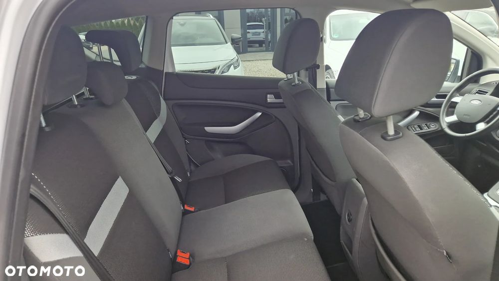 Ford Kuga 2.0 TDCi 2x4 Titanium - 15