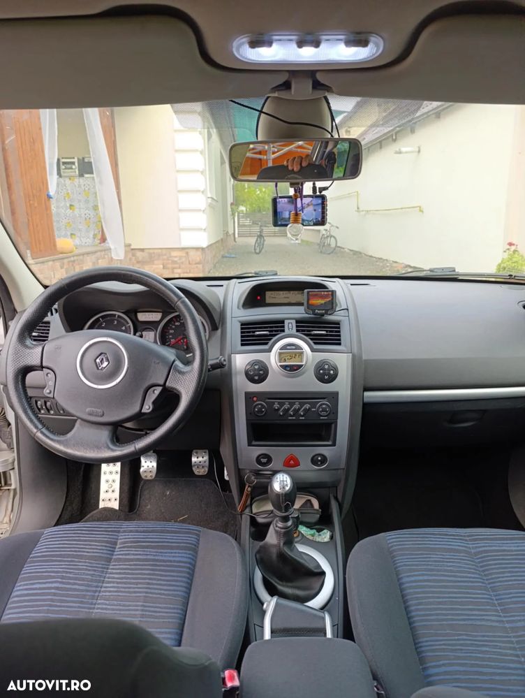 Renault Megane 1.5 dCi FAP Grandtour Authentique - 5