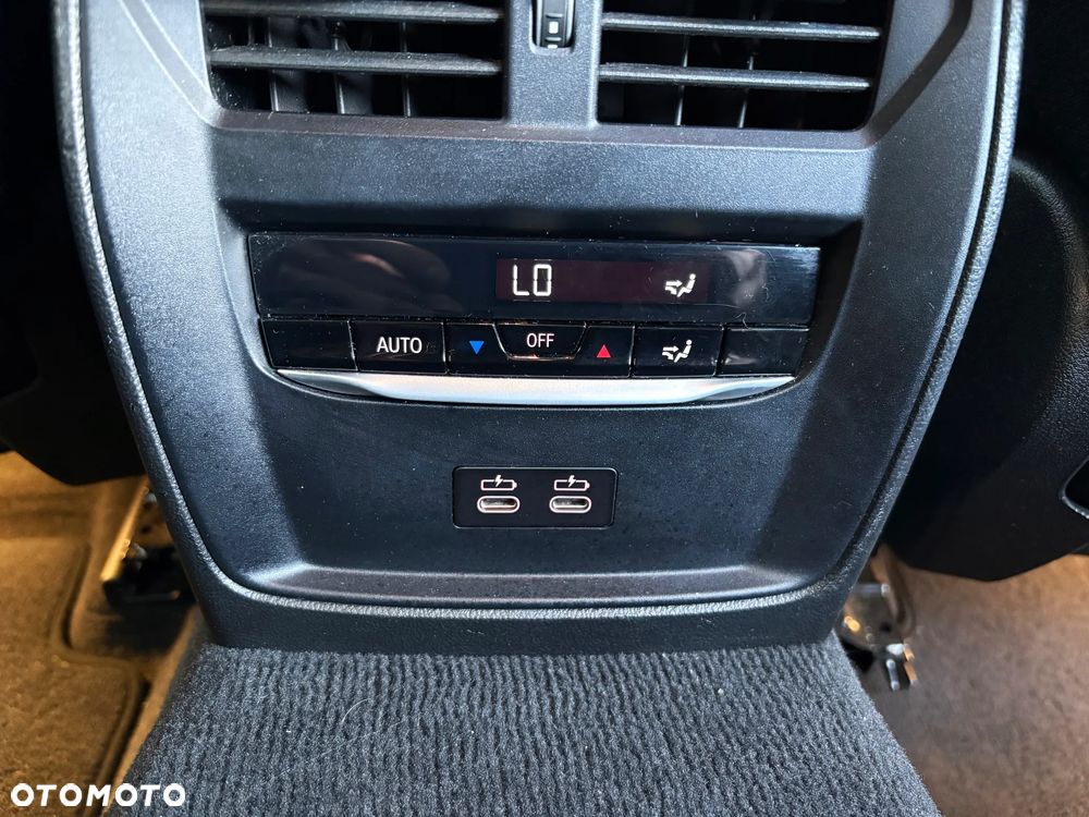 BMW Seria 3 318d Business Edition - 36