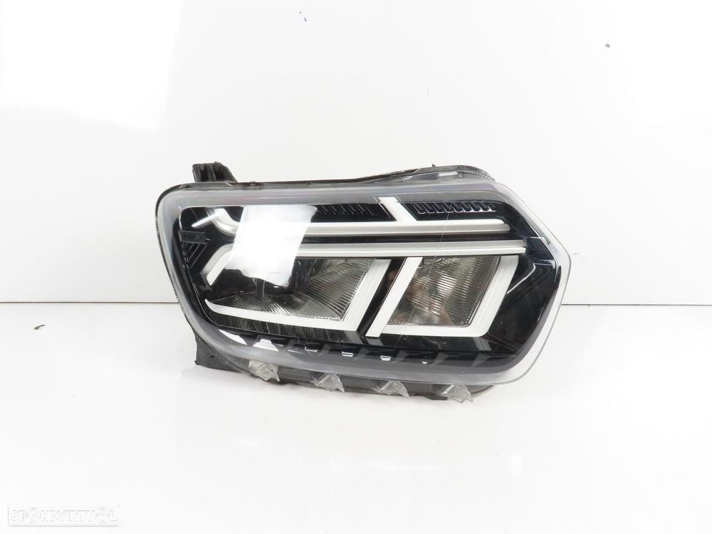 Farol LED Direito/Frente Usado / Original DACIA DUSTER (HM_) 260106194R - 1