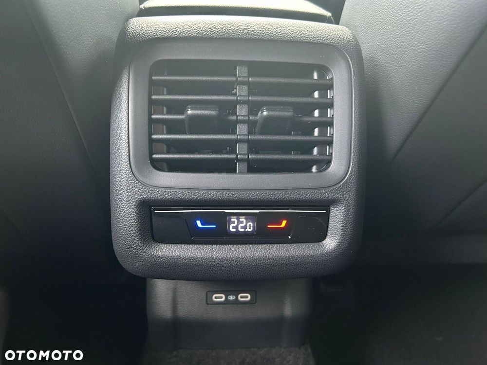 Volkswagen T-Roc - 25