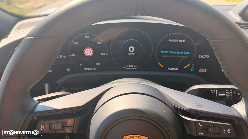 Porsche Taycan Cross Turismo 4 - 38