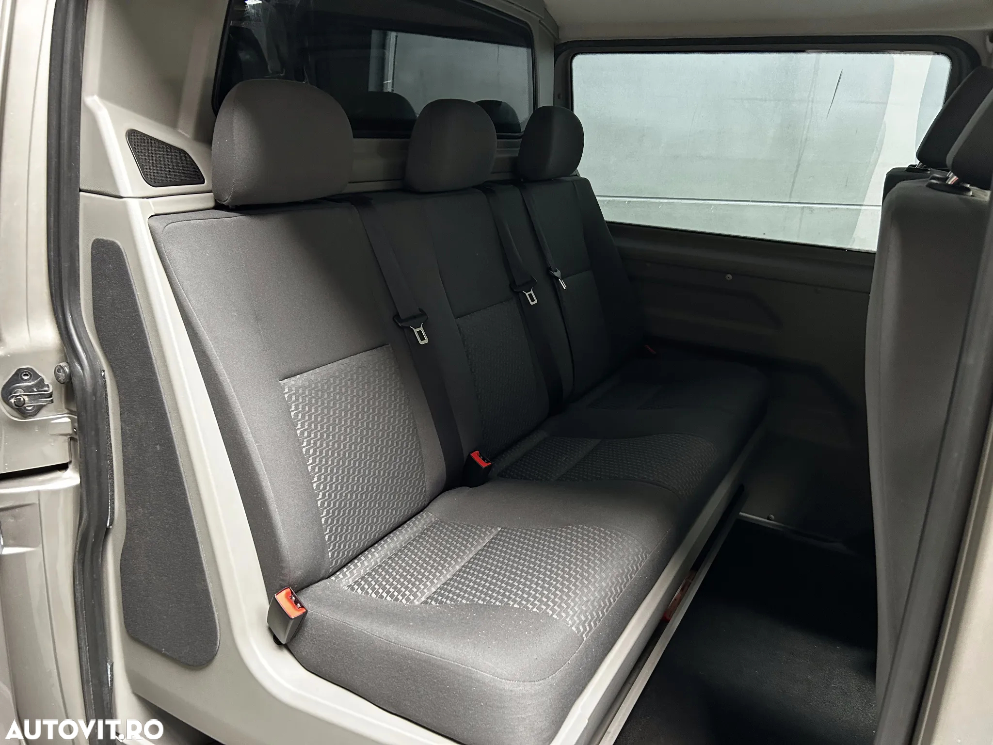 Volkswagen Transporter - 9